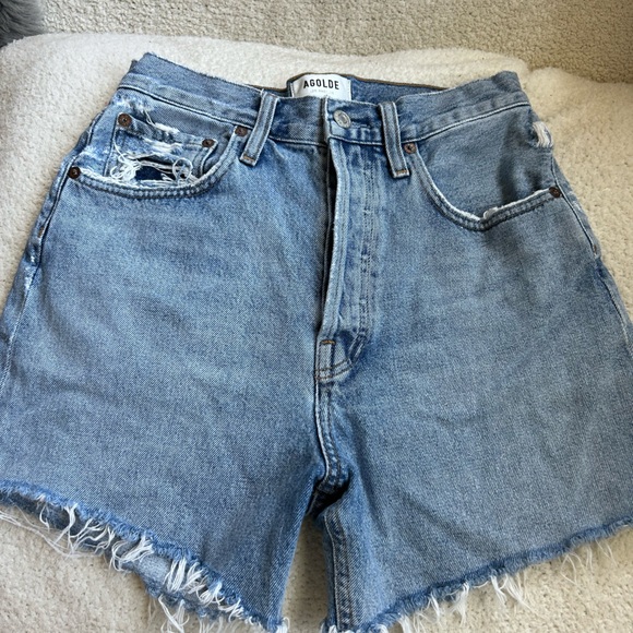 Agolde High Waisted Shorts in light denim - Picture 7 of 7